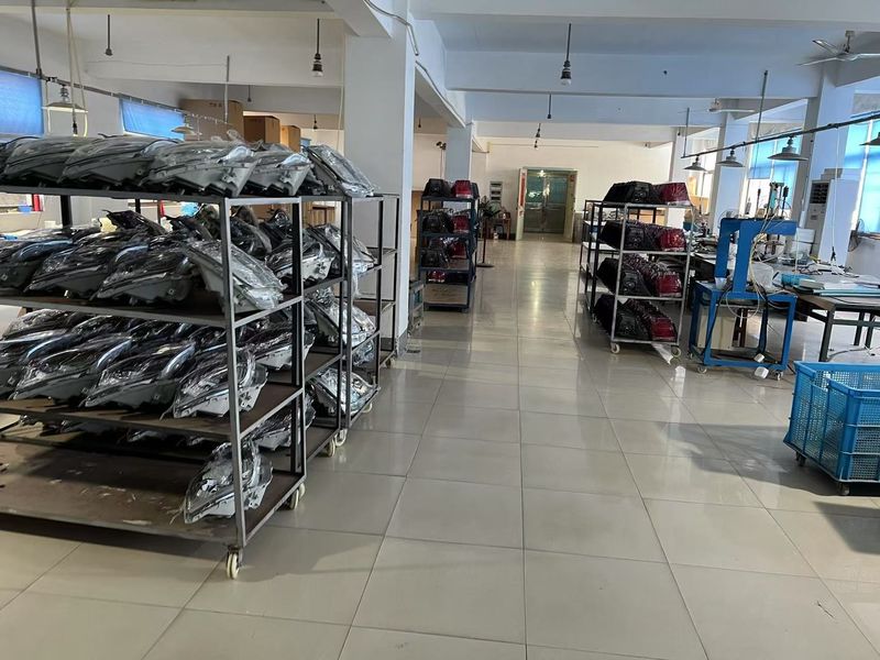 Yimi (Guangzhou) Automotive Parts Co, Ltd निर्माता उत्पादन लाइन